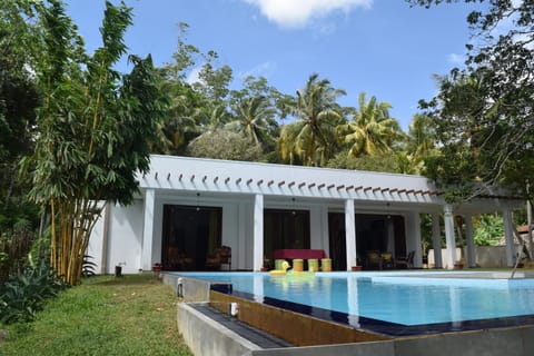 Muthu Nila villa- Mirissa Chalet in Kamburugamuwa
