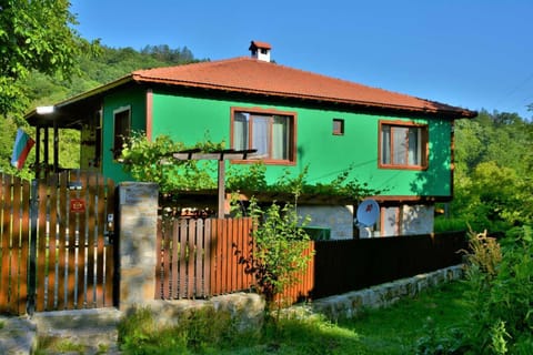 Къща край реката/ House by the river Villa in Gabrovo, Bulgaria