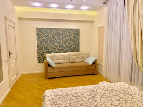 Two-bedroom on Lesi Ukrainky Condo in Lviv