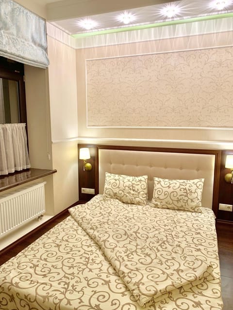 Two-bedroom on Lesi Ukrainky Condo in Lviv