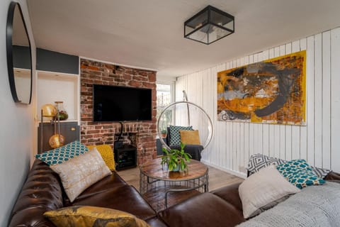 Communal lounge/ TV room, Living room