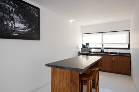 Kitchen or kitchenette, Dining area, Communal kitchen