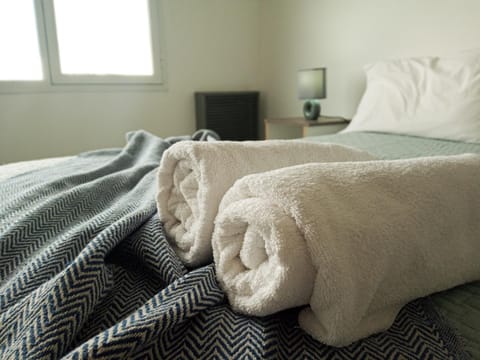 Bed, Decorative detail, Bedroom, towels