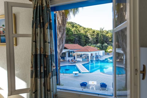 Vassilis Studios Aparthotel in Poros