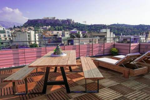 Communal lounge/ TV room, Balcony/Terrace, City view, Landmark view, Mountain view