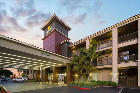 La Quinta by Wyndham Orange County Airport Hotel in Santa Ana