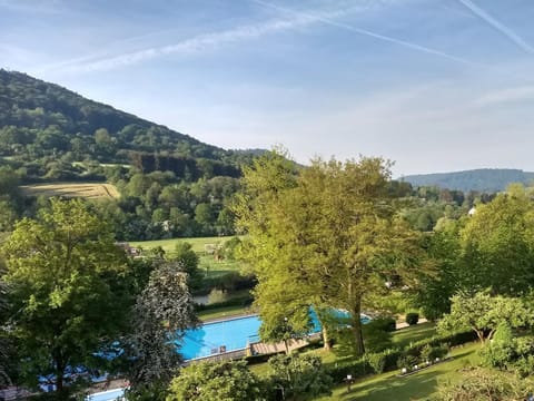 Garden view, Landmark view, Pool view, River view