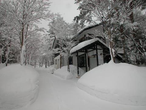 Facade/entrance, Winter