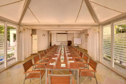 Meeting/conference room