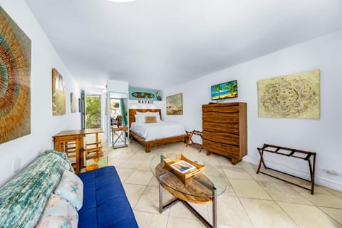 DOWNTOWN PARADISE GARDEN HOTEL CONDO with Hot Tub, Pool & Beach Apartahotel in Holualoa