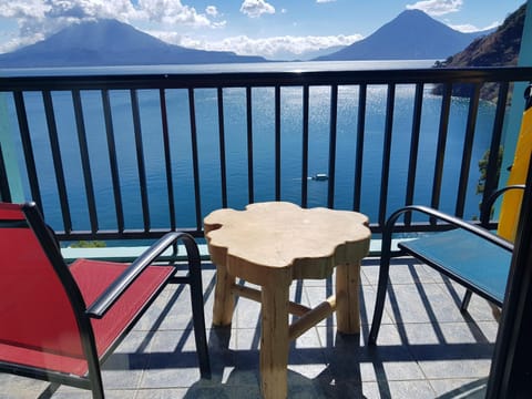Sky view Atitlán lake suites ,una inmejorable vista apto privado dentro del lujoso hotel Condo in Sololá Department