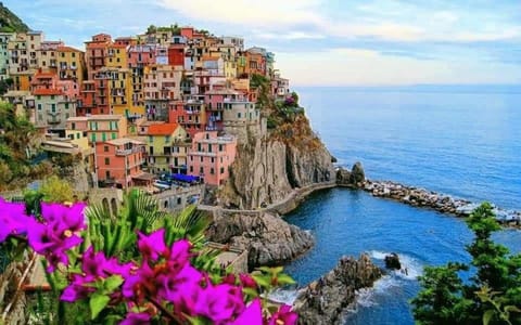 Cinque Terre House & Breakfast & free Parking Apartment in Sarzana