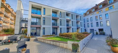 Property building, Patio, Inner courtyard view