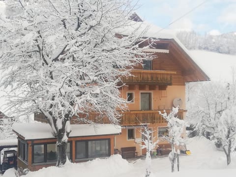Property building, Facade/entrance, Winter