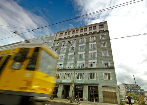 Property building, Facade/entrance, Day, City view