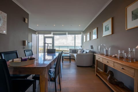 Panoramic & Modern apartment with sea view Copropriété in Bredene
