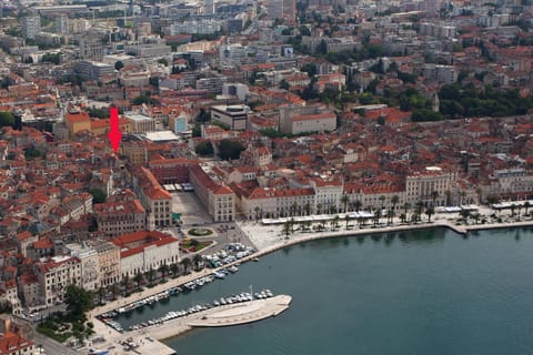 Property building, Nearby landmark, Bird's eye view, City view, Landmark view, Street view, Area and facilities