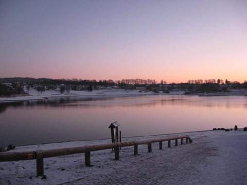 Nearby landmark, Off site, Winter, Sunset