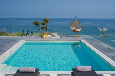 Day, Natural landscape, Balcony/Terrace, Pool view, Sea view, Swimming pool, Swimming pool, sunbed