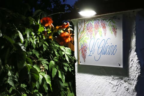 Casa Vacanze il Glicine House in Province of Taranto