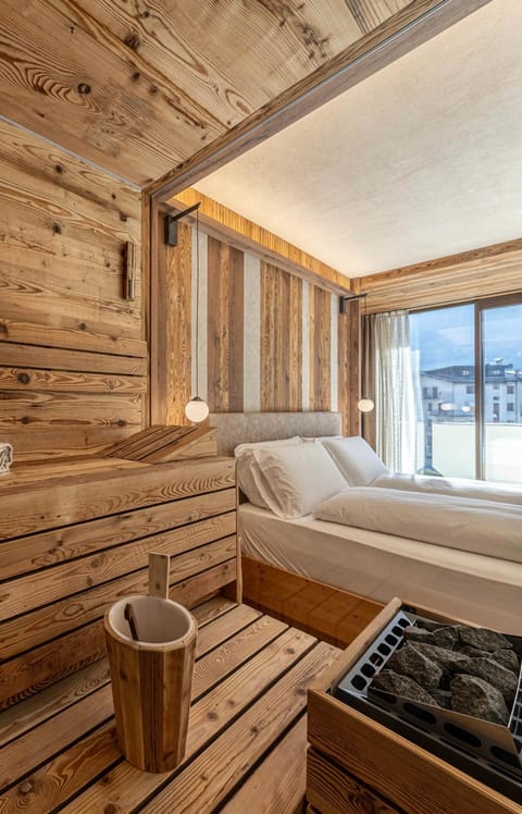 Sauna, Bedroom, fireplace