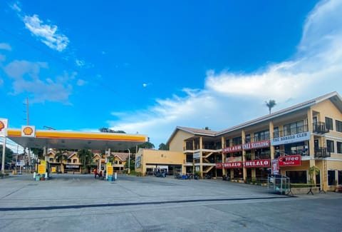 Property building, Day, Neighbourhood, Street view, Location, Parking