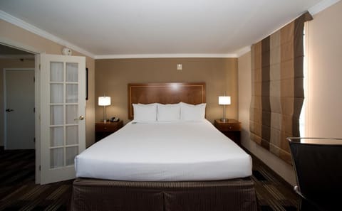 Hotel Executive Suites Hotel in Woodbridge Township