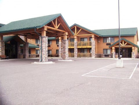 AmeriVu Inn & Suites Hotel in Shell Lake