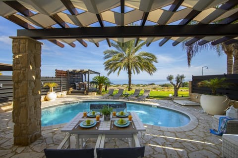 Balcony/Terrace, Pool view, Swimming pool