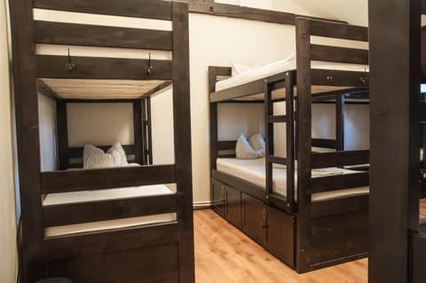 Photo of the whole room, Decorative detail, Decorative detail, bunk bed