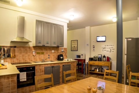 Kitchen or kitchenette, Photo of the whole room, Decorative detail, On site