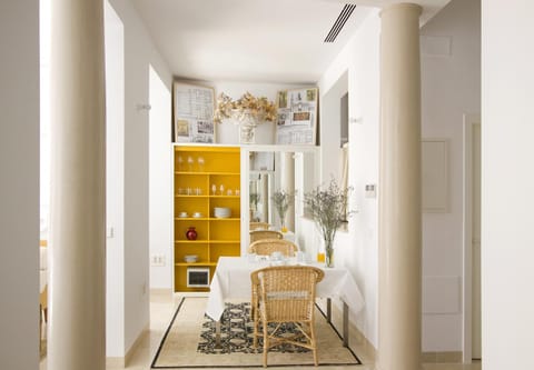 Apartamentos Alemanes Gradas Luxury Condo in Seville