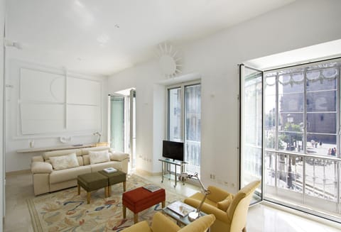 Apartamentos Alemanes Gradas Luxury Condo in Seville