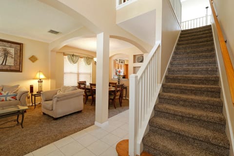 Seasons Villa 6 bedrooms, 4 masters and water view Casa in Kissimmee