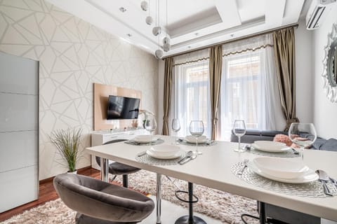 Luxury apartment with free garage and balcony in the center Condo in Budapest