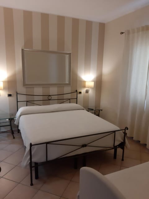 Sweet House Only Rooms Alojamiento y desayuno in Peschiera del Garda