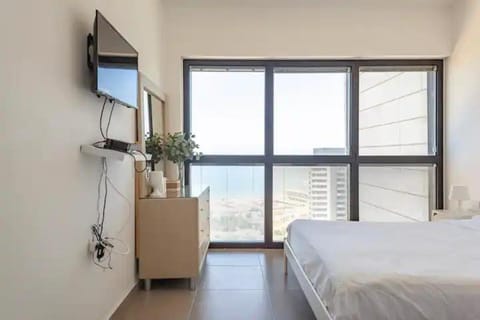 Oַ&O Group- Luxury Apt Tower Best Sea View Bat Yam Condo in Center District