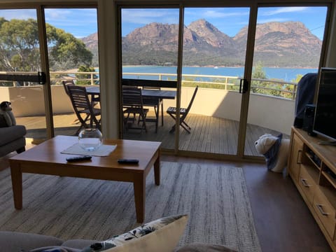 Balcony/Terrace, Living room, Seating area, Mountain view, Sea view