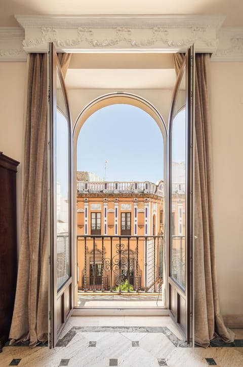 Lujoso apartamento a los pies de la Catedral Apartment in Seville