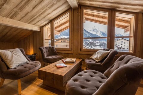 Seating area, Bedroom, Mountain view