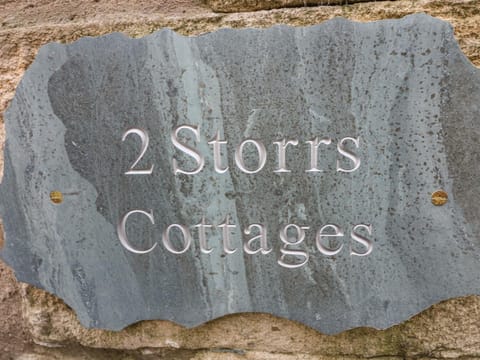 2 Storrs Cottages House in Craven District