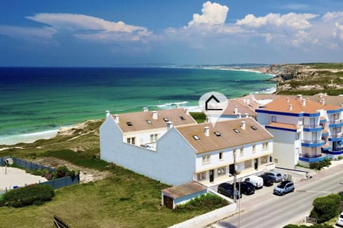 Casa Paulo - Baleal beach, Terrace House in Peniche