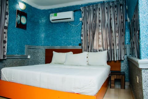 Double One Suites & Lodge Hotel in Lagos