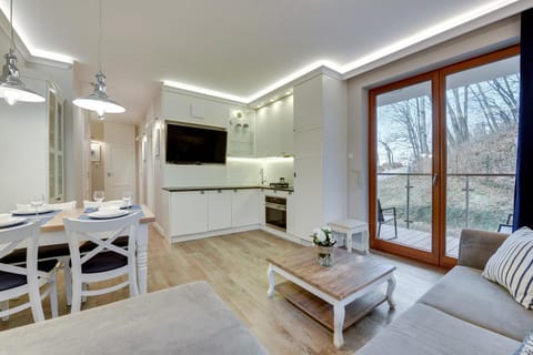 Coffee/tea facilities, Balcony/Terrace, Kitchen or kitchenette, Living room, Seating area, Dining area