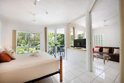 Golden Sands Beachfront Resort Apartment hotel in Cairns
