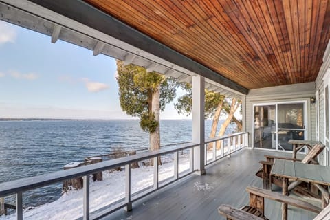 Island Lake House House in Grand Isle