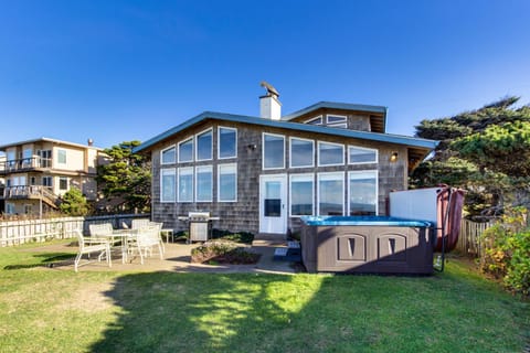 Bright Shores House in Lincoln City