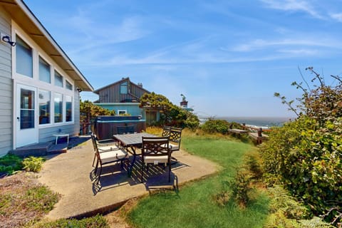 Bright Shores House in Lincoln City