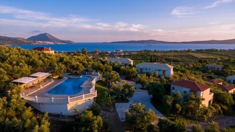 Bird's eye view, City view, Lake view, Landmark view, Pool view, Sea view, Swimming pool