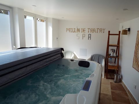 Hot Tub, Spa and wellness centre/facilities